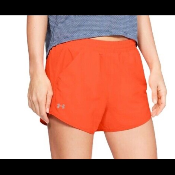 NWT women/'s Under Armour Coral White Active Workout Running Shorts Medium Fly-By